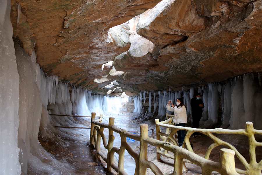 甘肅西峰：冰雪經(jīng)濟持續(xù)升溫 鄉(xiāng)村旅游活力再現(xiàn)【2】