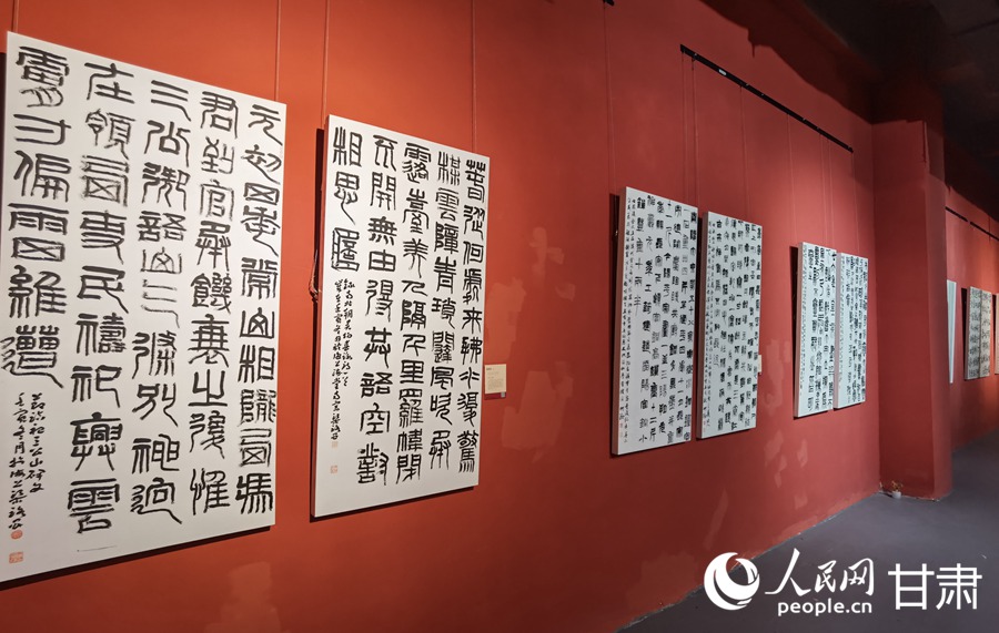 全國第三屆書法臨帖作品展甘肅巡展在蘭州開展。人民網(wǎng)記者 高翔攝