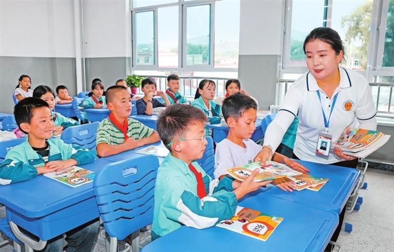 開(kāi)學(xué)啦！——積石山縣中小學(xué)、幼兒園正式開(kāi)課